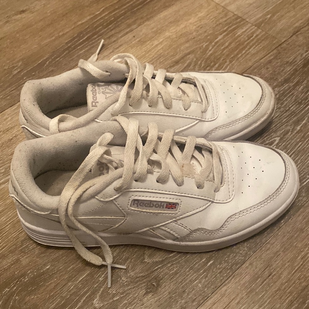 White Reebok size 7 women sneakers